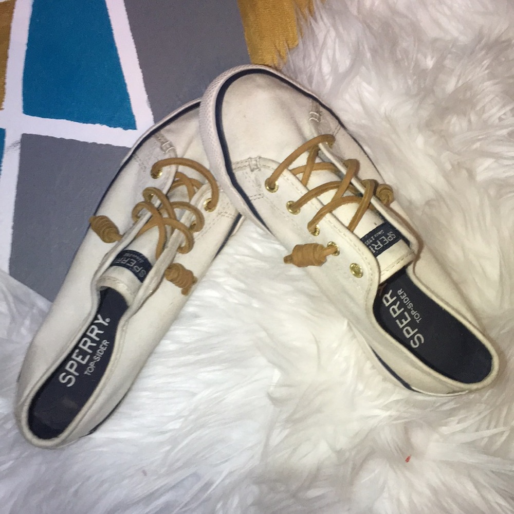 Girls used sperrys! Size women’s 5.5